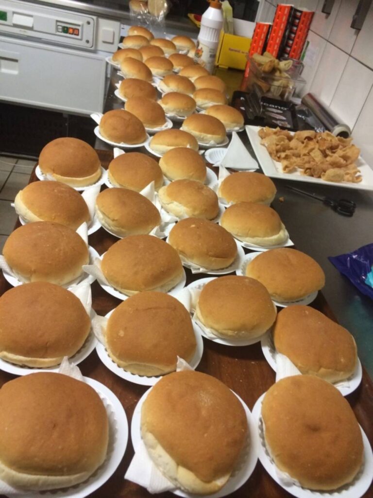 Broodjes klaar voor de gasten