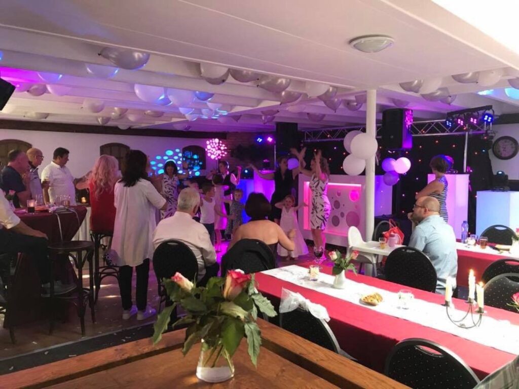 Trouwfeest in zaal 't Karrenwiel